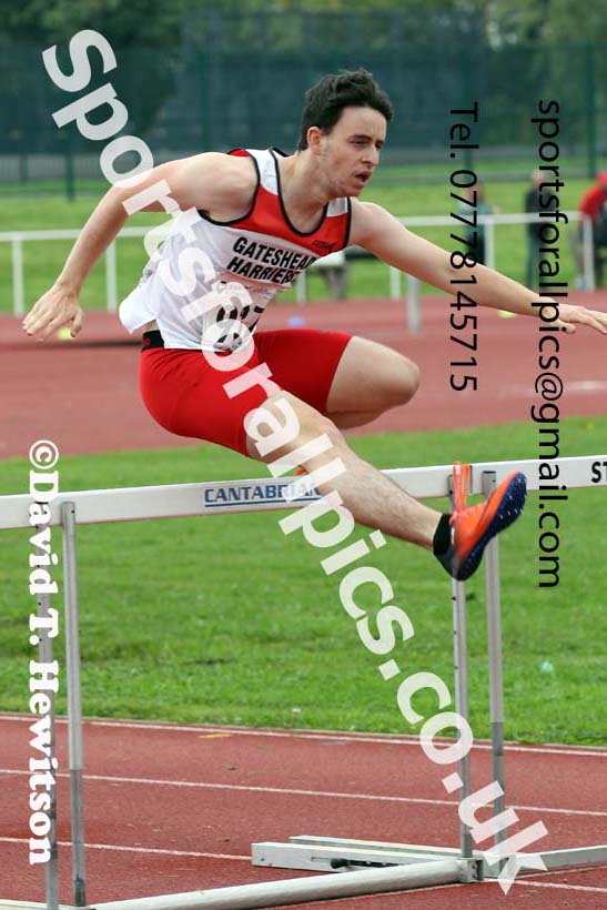 MMens and Boys hurdles, 2021 North Eastern Track and Field Champs., Middesbrough. Photo: David T. Hewitson/Sports for All Pics